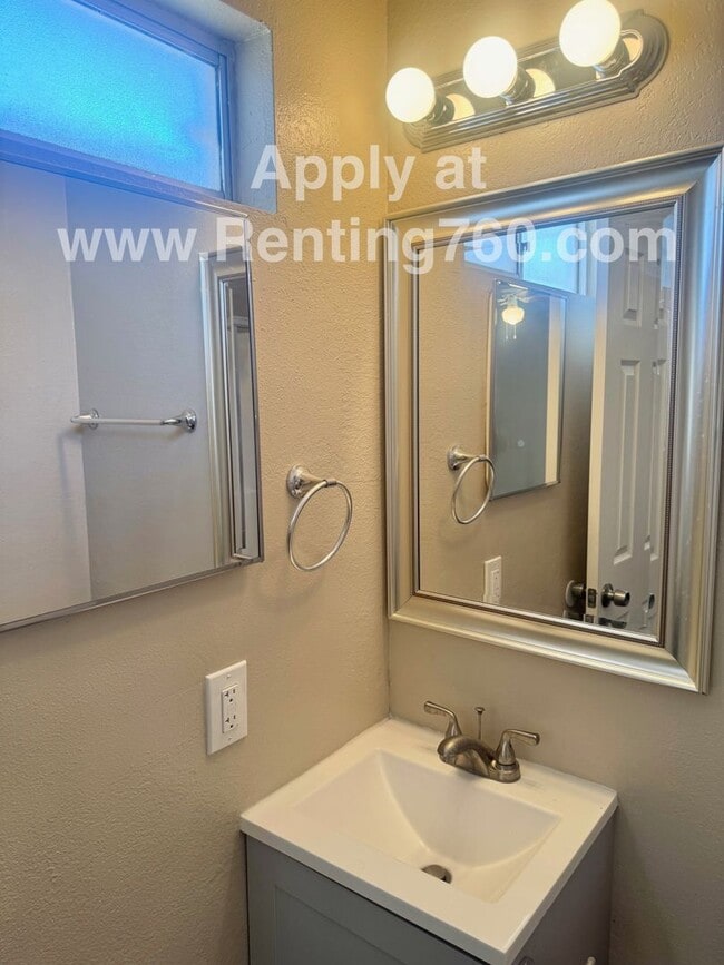 Building Photo - Cozy 2 Bed 2 Bath Home!