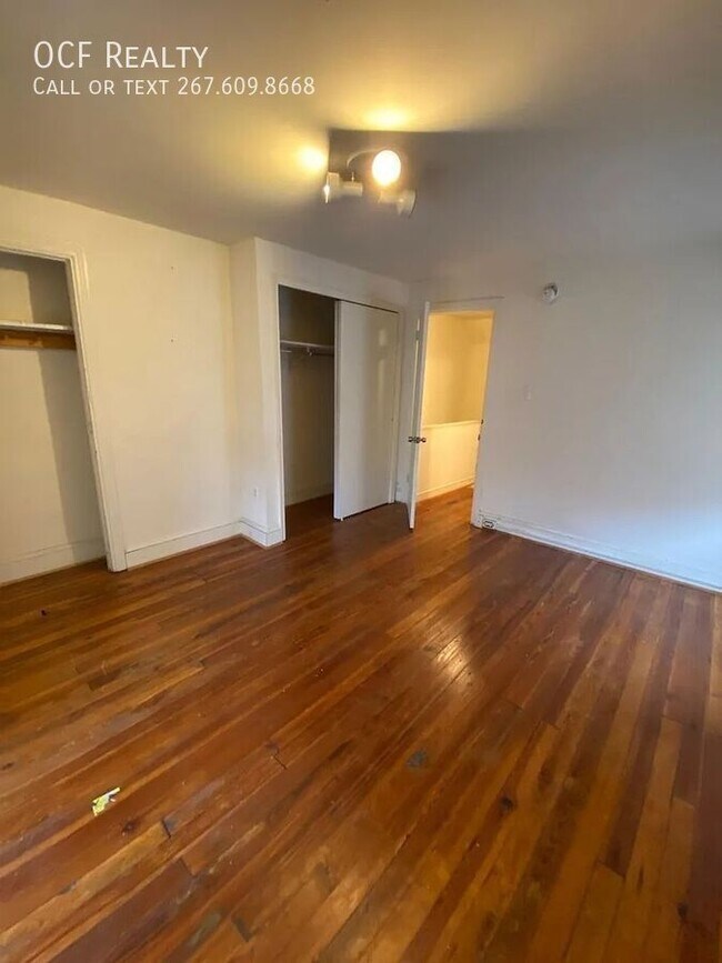 Building Photo - 316 S 43rd St