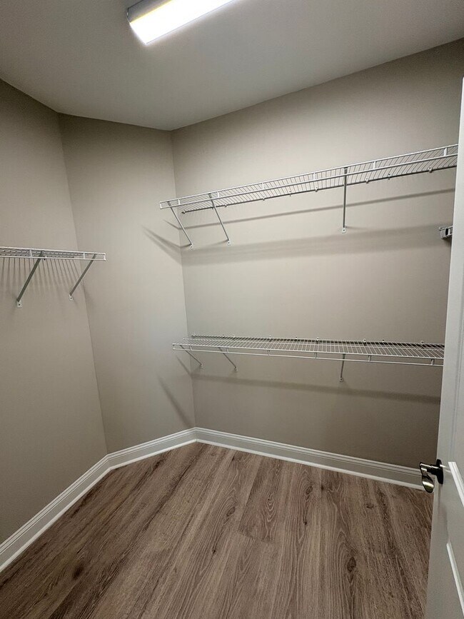 Building Photo - 61 Tropics Ave