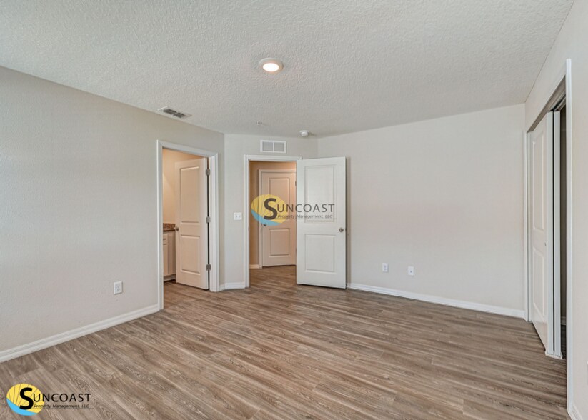 Building Photo - 9564 Hood Rd