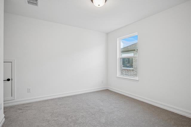 Building Photo - 3908 Lyndhurst Ave