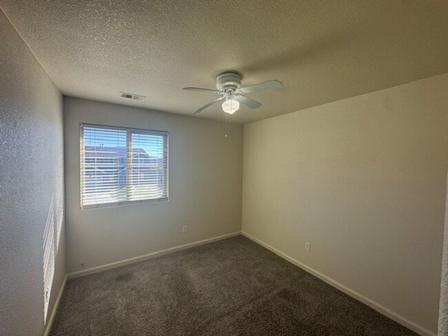 Building Photo - 4 Bedroom 3 Bath Two Story Home, New Flooring, New Interior Paint