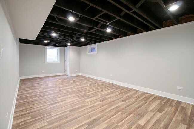 Building Photo - 605 N Wille St