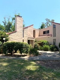 Building Photo - Ojai's Creekside Village Condo!