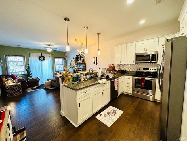 Building Photo - 1313 Emerald View Ct