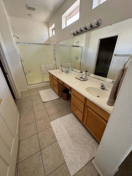 Building Photo - 18261 N Summerbreeze Way