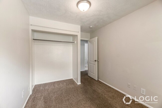 Building Photo - North Provo Duplex