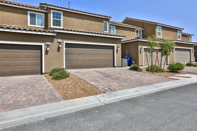 Building Photo - 3570 Credere Ln