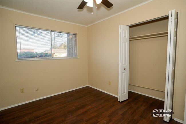 Building Photo - BIG HOME IN GARDEN VALLEY AREA OF SHREVEPORT