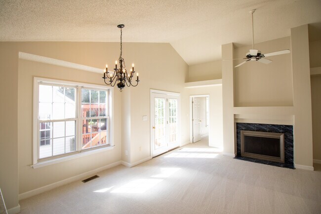 Building Photo - 223 Gregory Dr