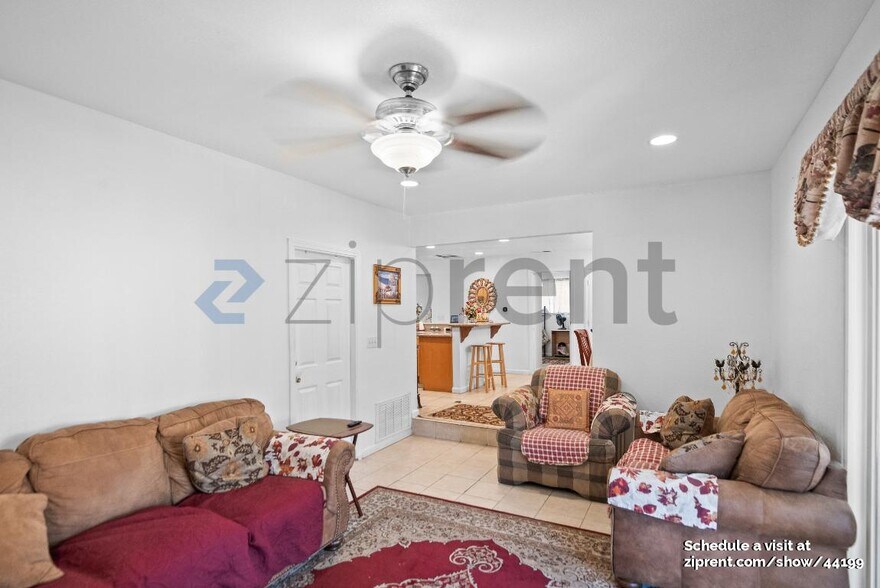 Building Photo - 819 Coral Dr