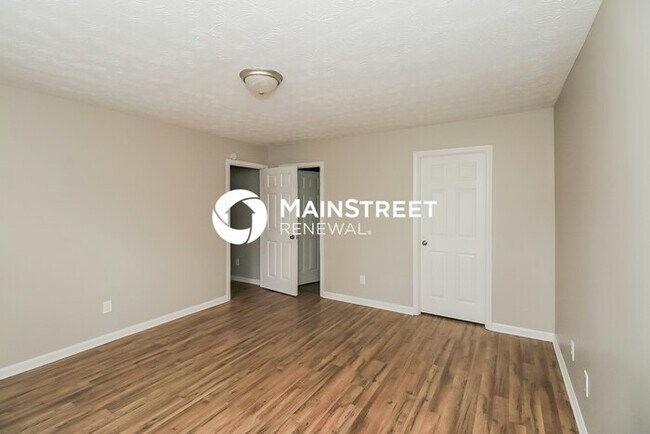 Building Photo - 3 Bedroom Pet-Friendly Home in Jonesboro, GA with Main Street Renewal