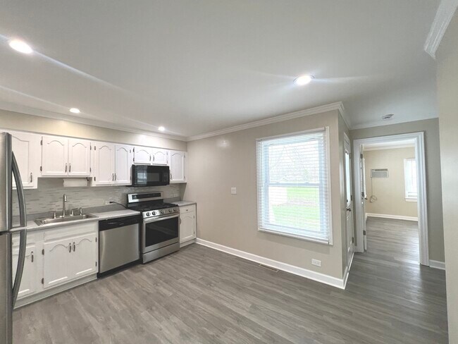 Building Photo - 206 Raupp Blvd