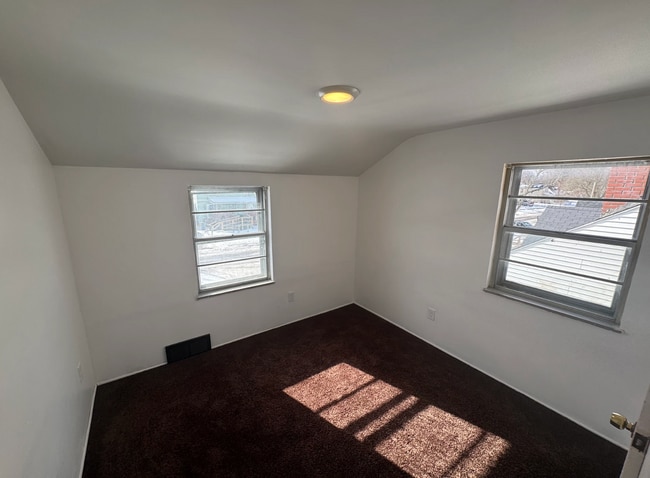 Building Photo - Fully Renovated 3-Bedroom Home in Flint!