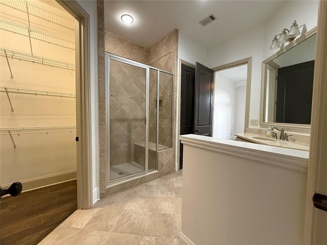 Building Photo - 360 Chambers St