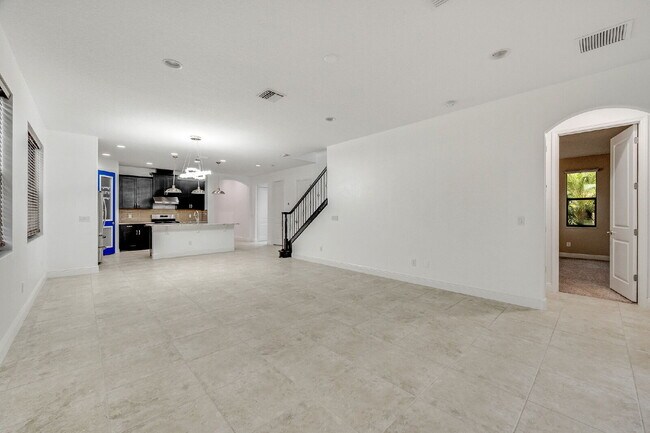 Building Photo - 4BR, 2.5BA home with resort style outdoor living!