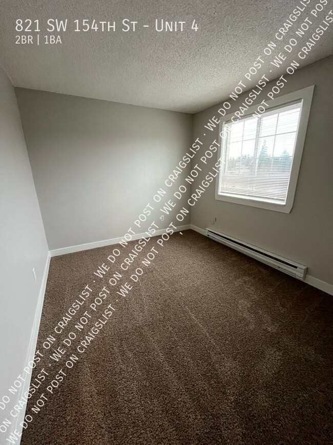 Building Photo - New Burien renovated 2 bedroom 1 bath- upp...