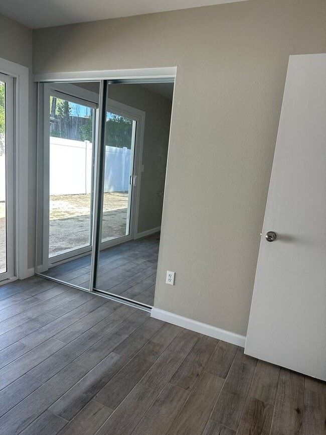 Building Photo - Prestigious Newhall Cul-de-Sac Home – Single Story 3 Bedroom + 2 Bath!
