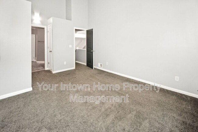 Building Photo - 1415 N Druid Hills Rd NE