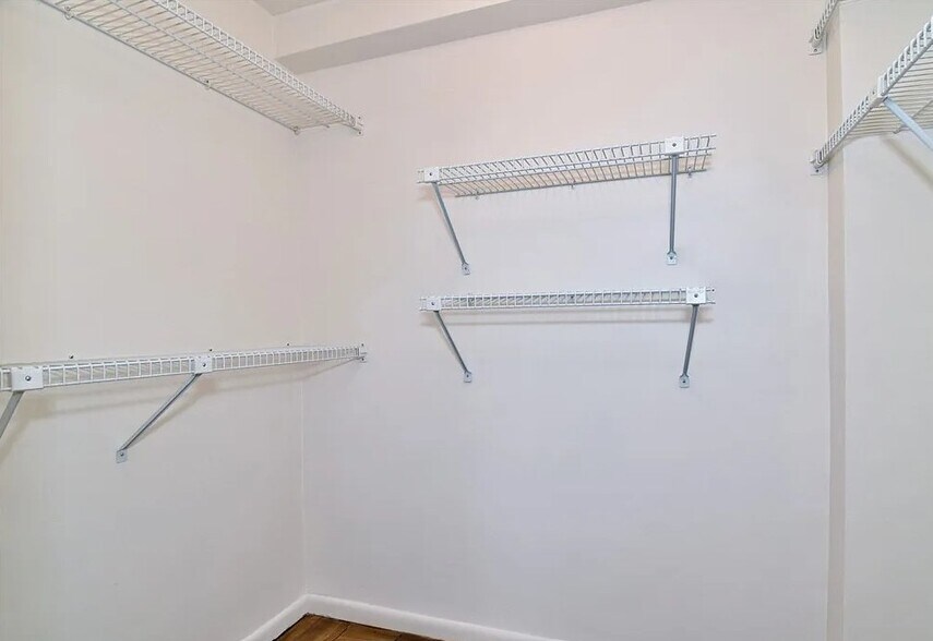 Walk in Closet - 19425 Van Aken Blvd