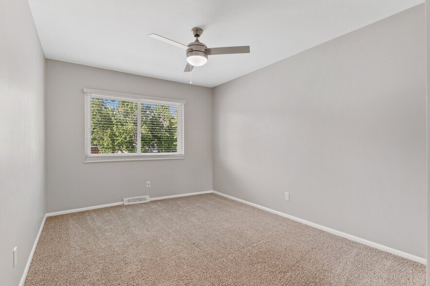 Building Photo - 12992 W Jewell Cir