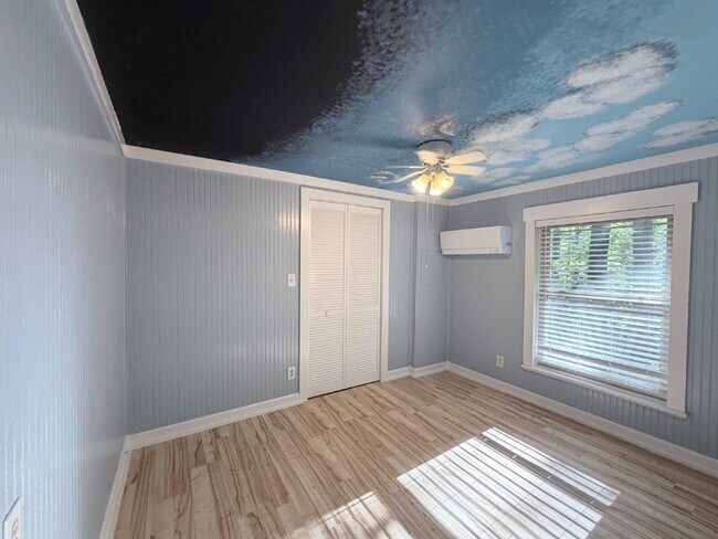 Building Photo - Live Surrounded by Nature | 3 Bedroom Home on 27 Private Acres in Saluda