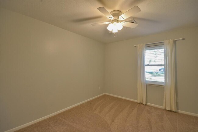 Building Photo - 1420 Sweet Gum Ln