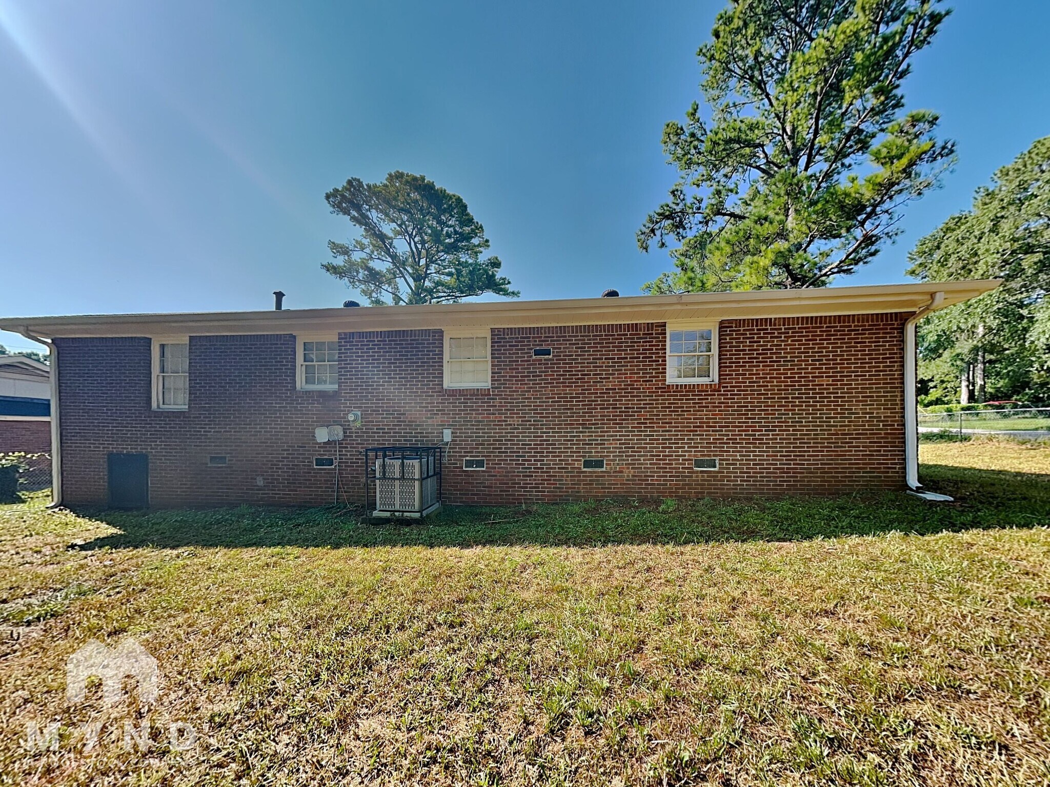 Building Photo - 3444 Linecrest Rd