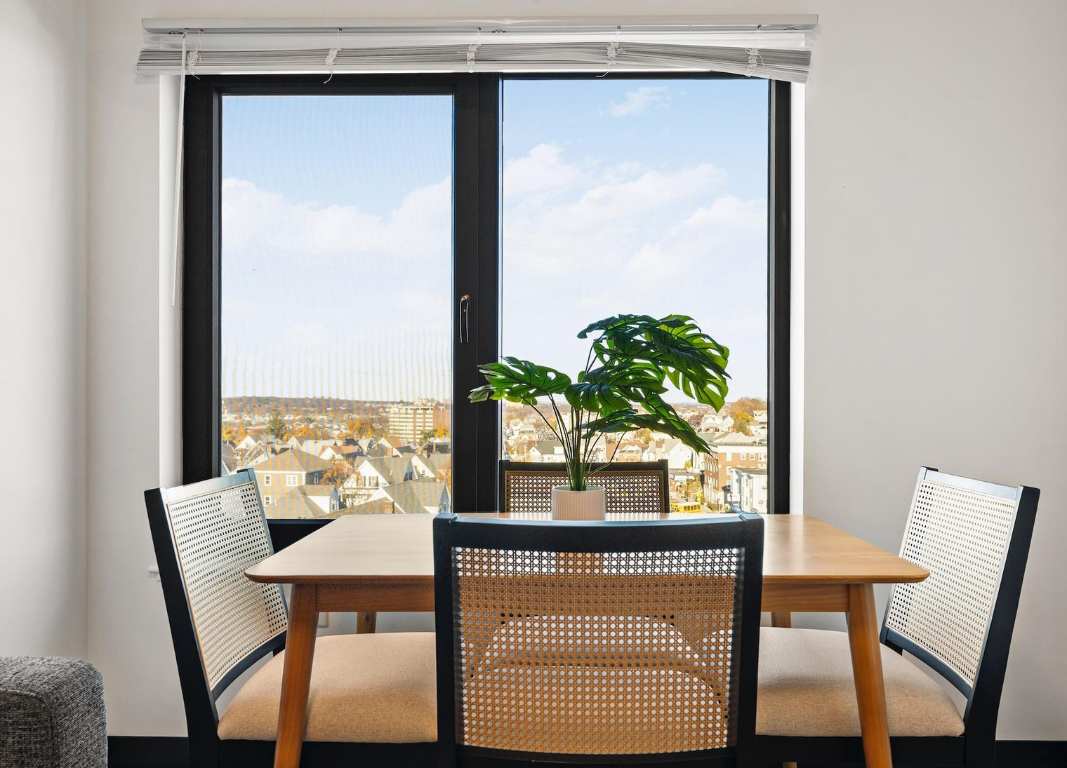 Building Photo - 600 Broadway-SI ID1240289P