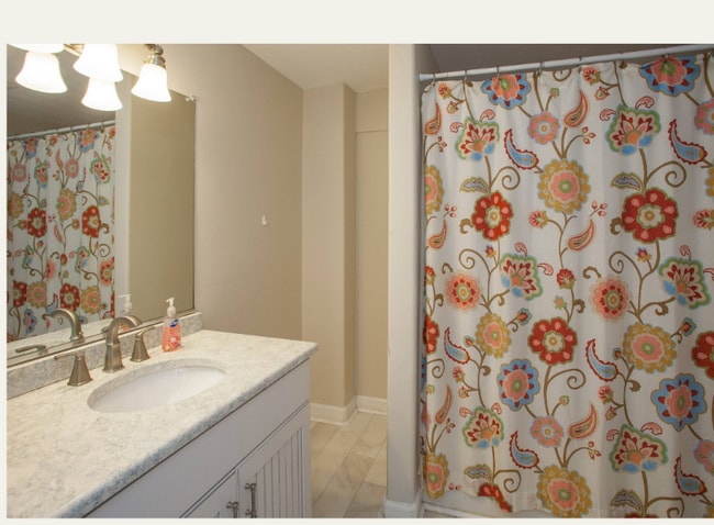 Building Photo - 3109 Sandfiddler Rd