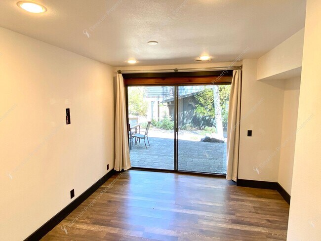 Building Photo - Unfurnished - Charming 3-Bedroom Home in D...