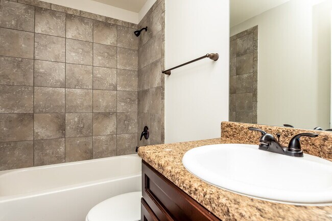 Building Photo - 1161 Pebble Ridge Dr