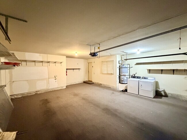 Building Photo - 38441 Oaktree Loop
