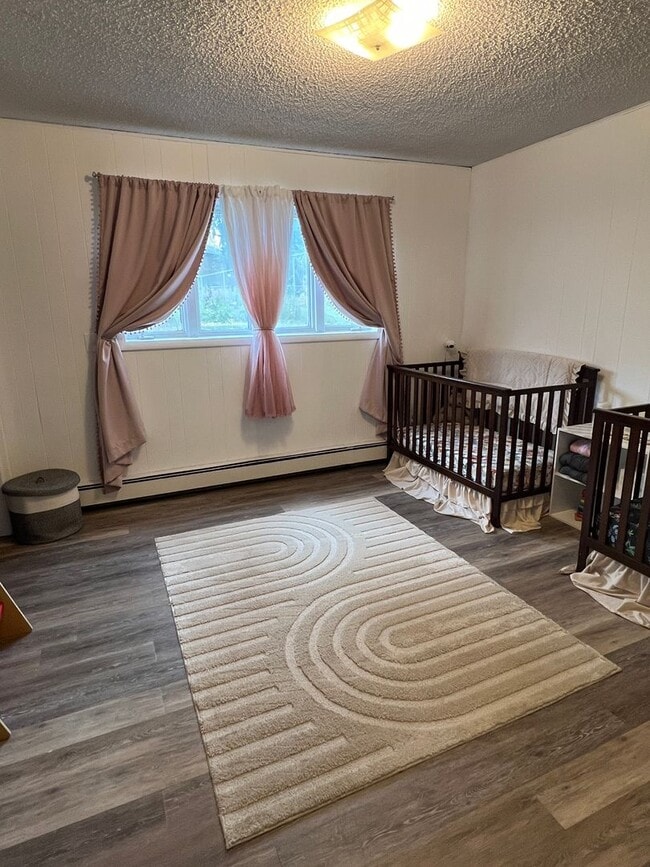 Building Photo - Duplex-Lower Unit in Aurora Subdivision