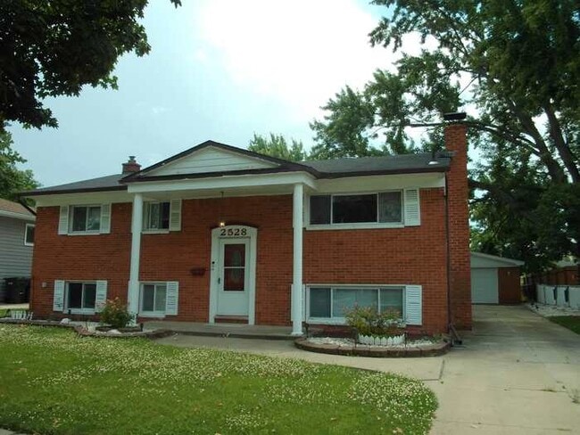 Primary Photo - 2528 Koper Dr