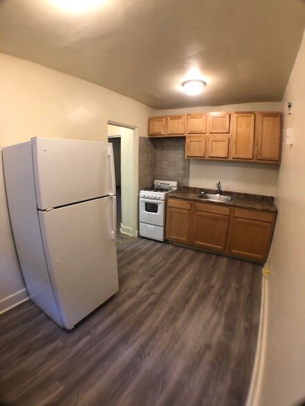 Building Photo - 5660 Munhall Rd