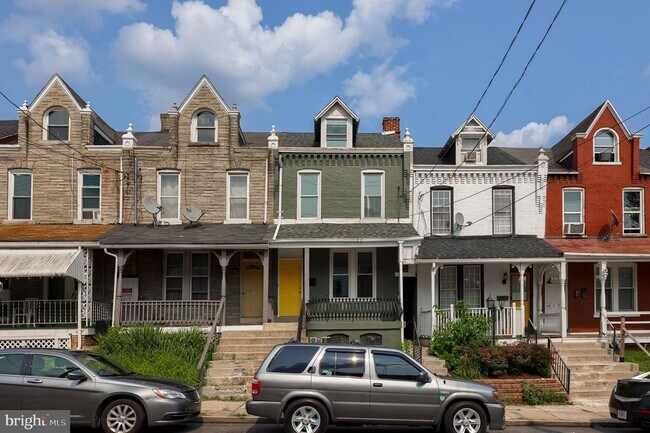 Building Photo - 611 S Prince St