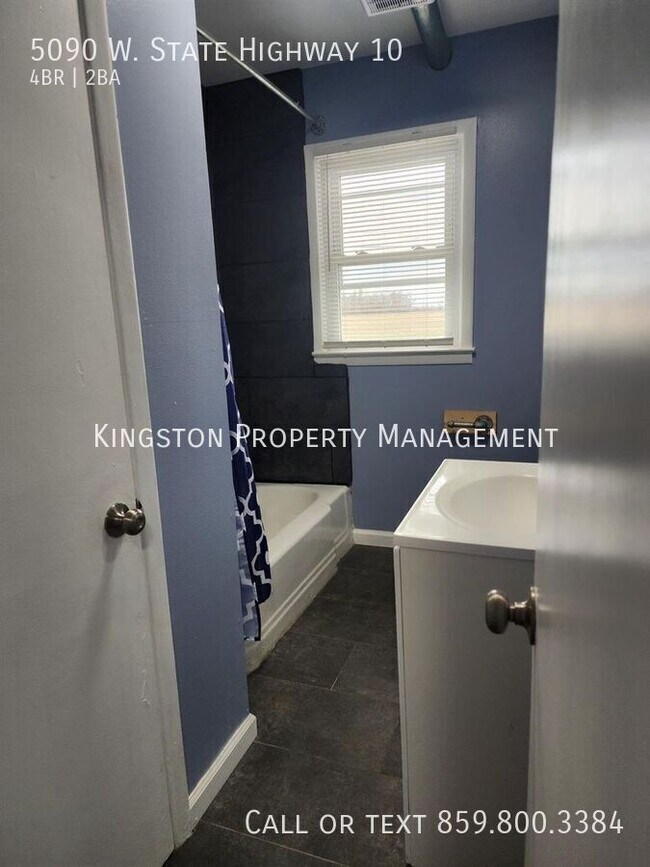 Building Photo - Beautiful 4 Bedroom 2 Bathroom House! 1/2 ...