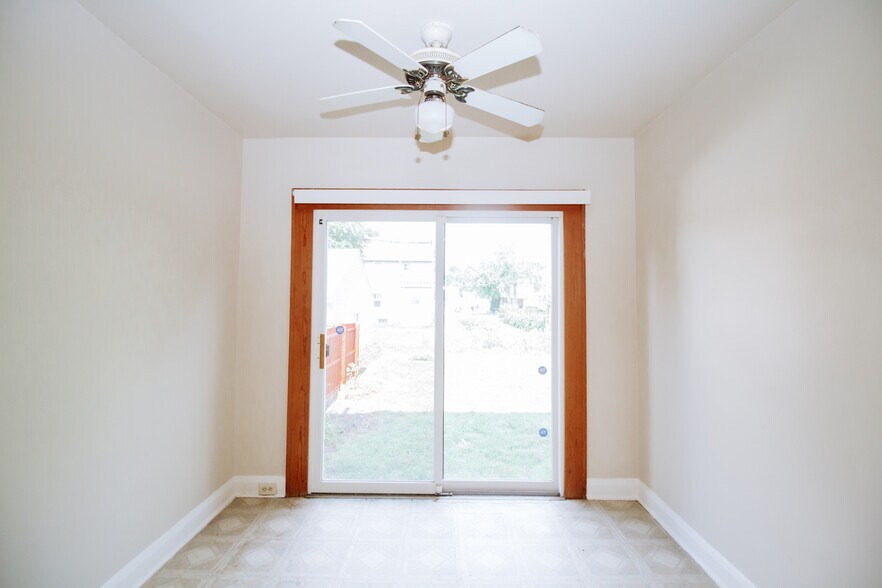 Building Photo - 3342 Jeannette Ave