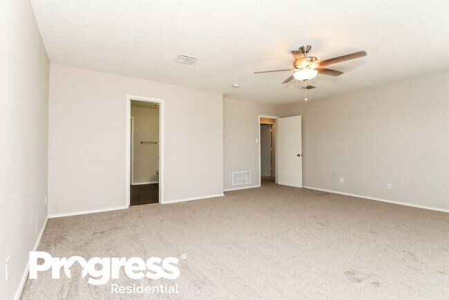 Building Photo - 8750 Gray Fox Ct
