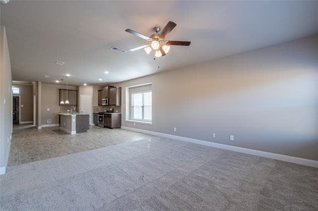 Building Photo - 604 Sycamore Dr