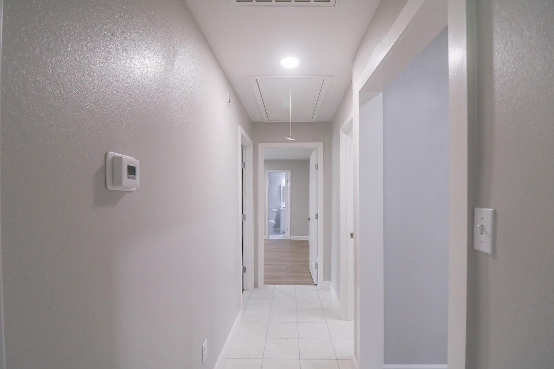 Building Photo - 6150 Ridgeway Dr