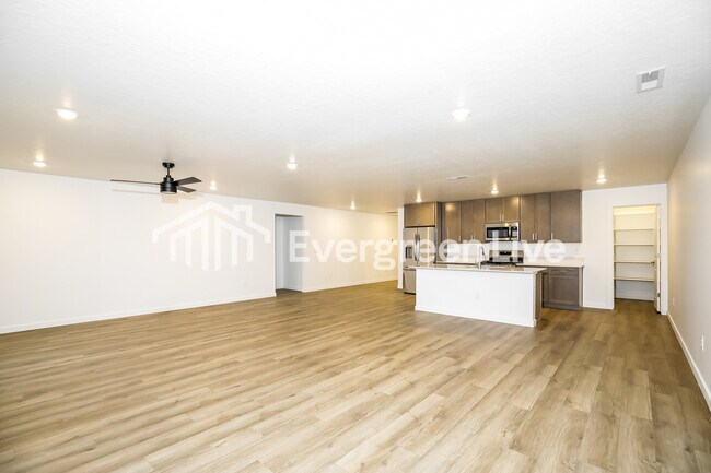 Building Photo - 15146 Nimbus Way