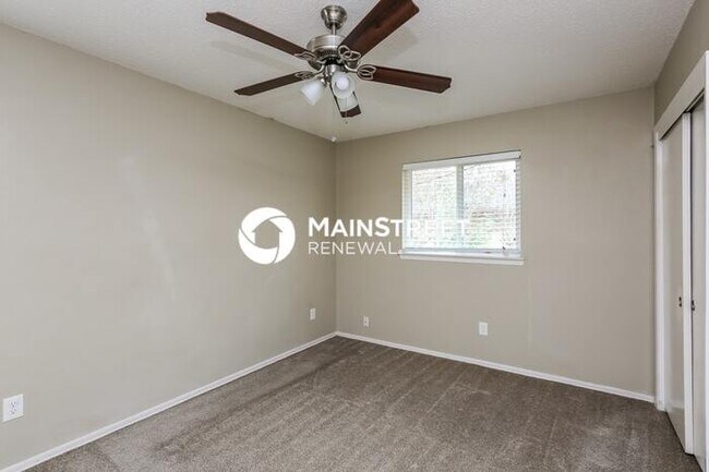 Building Photo - 3 Bedroom Pet-Friendly Home in DeSoto, TX with Main Street Renewal
