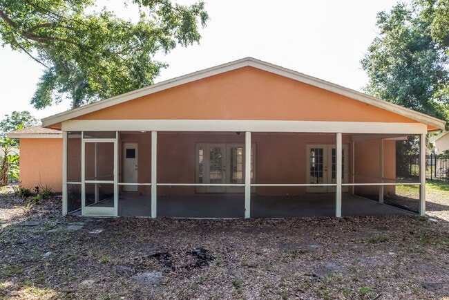 Building Photo - 4924 Labrador Ln