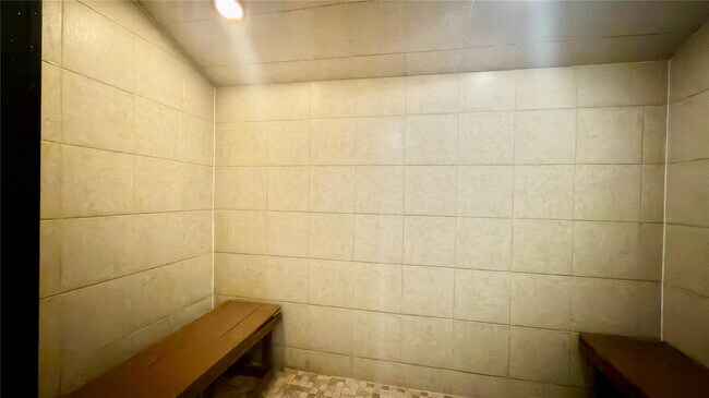 Building Photo - 9340 Lagoon Pl