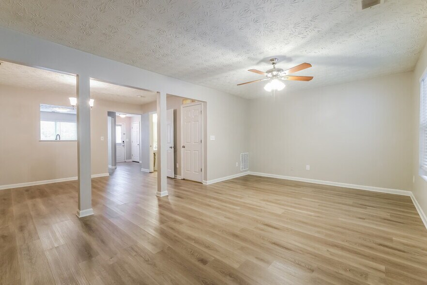 Building Photo - 3904 Waldrop Ln