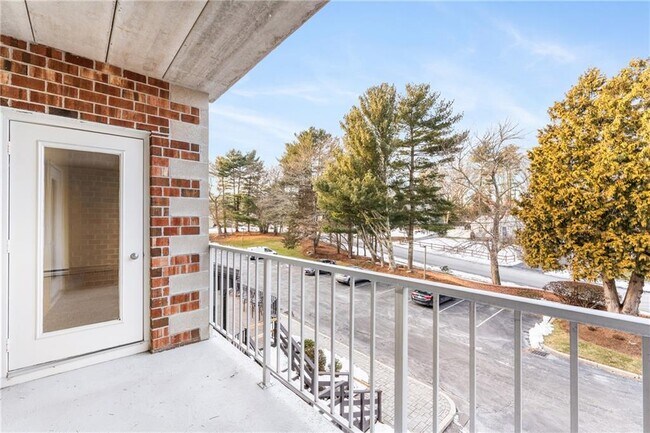 Building Photo - 30 Argyle Ave