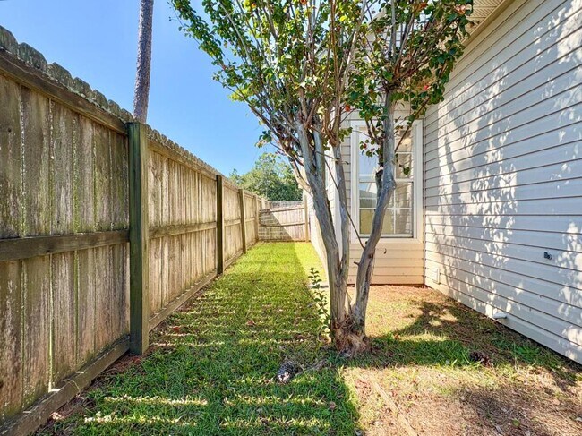 Building Photo - 7943 Audubon Dr