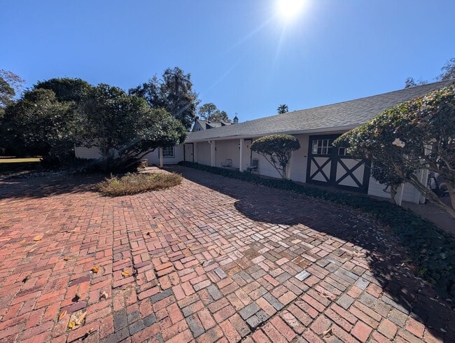 Building Photo - 405 Colleton Ave SE